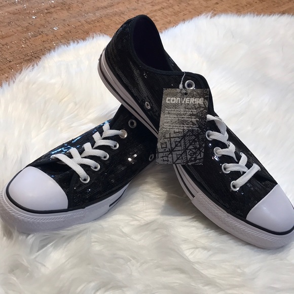 Converse black womans low top shoe size 12 - Picture 5 of 6